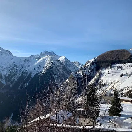 Bienvenue Au Whitcomb Mountain *